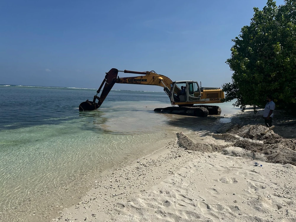 photo for ލ. ފޮނަދޫ ޕަބްލިކް ވާރކްސް ޔުނިޓުން ކުރި މަސައްކަތުގެ ތެރެއިން